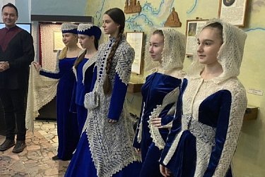 Знакомимся с историей пухового платка